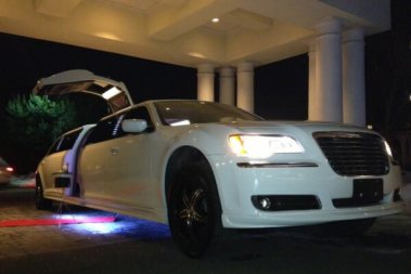 Chrysler 300 limo